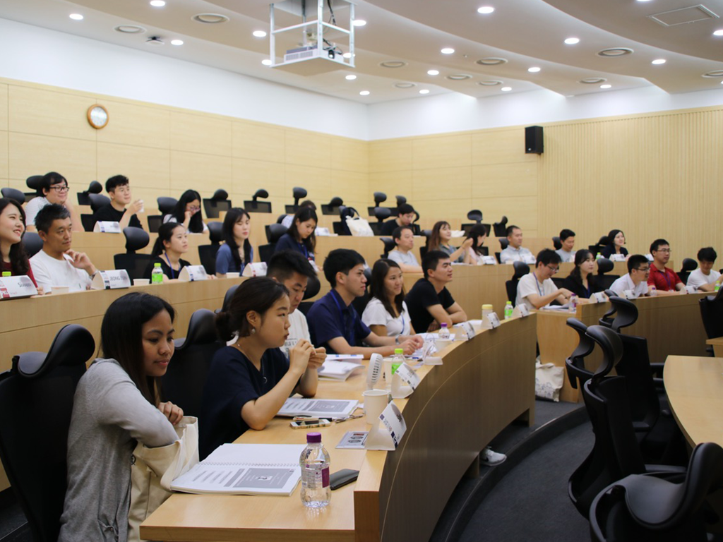 Hitotsubashi-ICS-DBiA-gain-Regional-Savvy-Knowlege